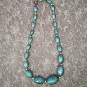 Vintage Mint green necklace speckled beads